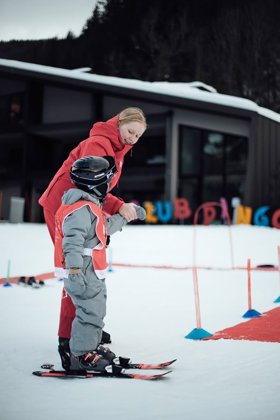 Kinderskilehrerin der Kinderskischule Kleinarl