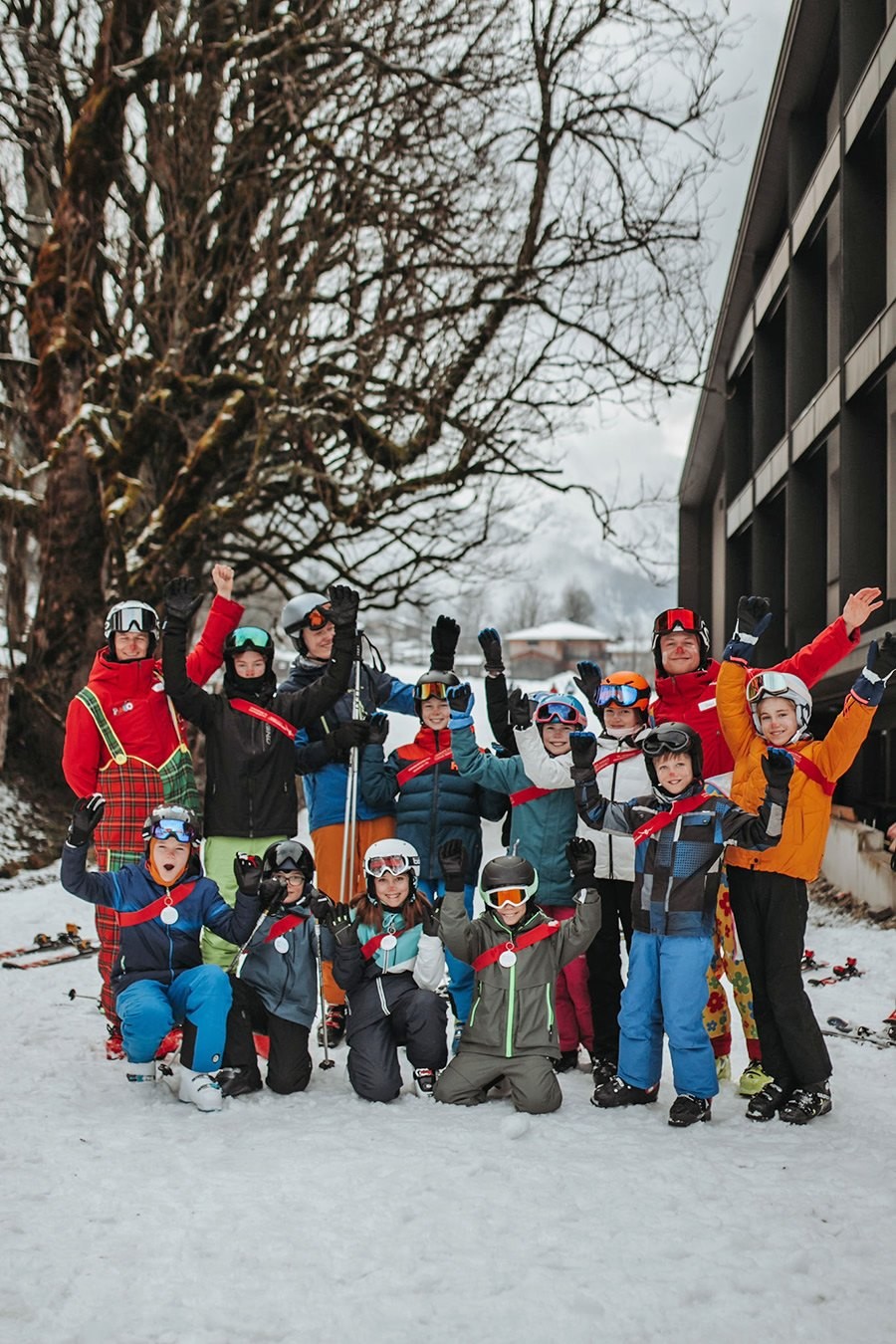 Skikursgruppe für Foto platziert