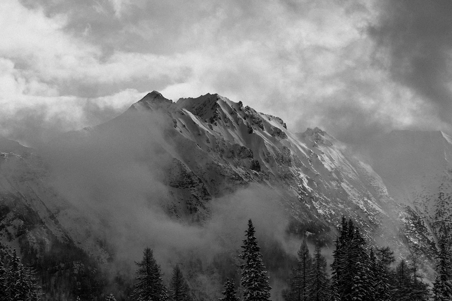 Traumhafte Schneelandschaft auf den Bergen rund um Kleinarl