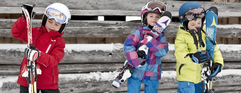 Kinder im Skikurs